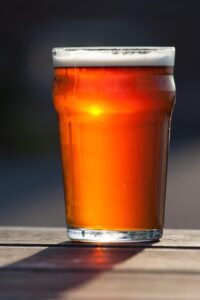 アルコールの影響で汗臭い原因と対策は？
