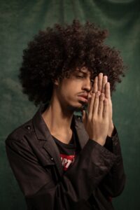 体臭がきつい男性のための効果的な対策は？